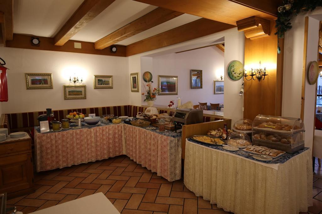 Park Hotel Mater Dei Pozza di Fassa Exterior photo